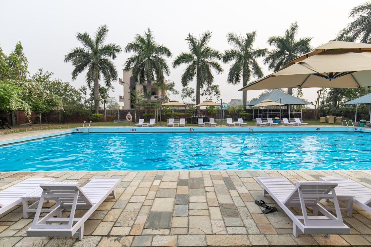 Dreamland Gold Resort & Hotel Siddharthanagar Exterior photo