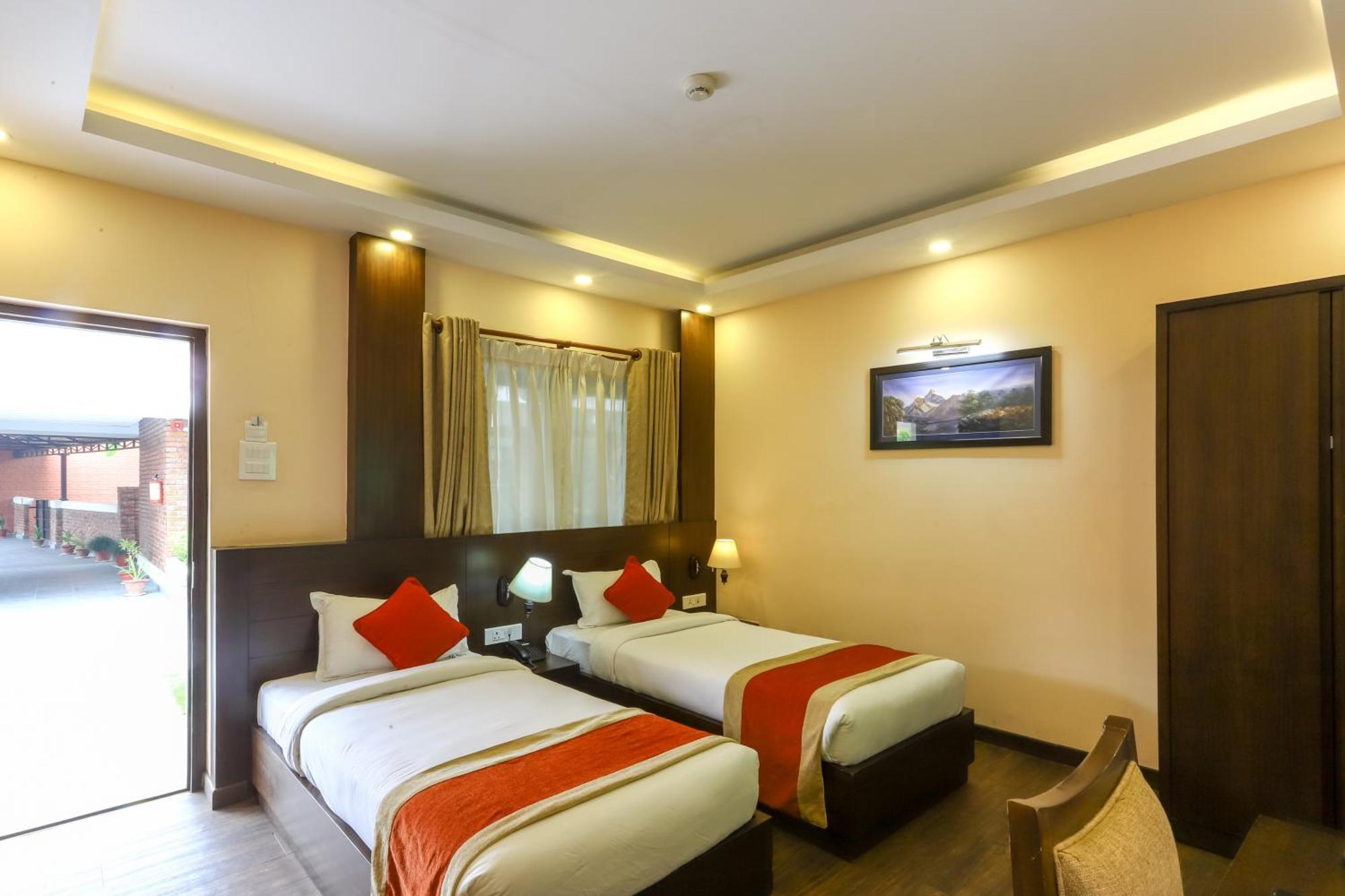 Dreamland Gold Resort & Hotel Siddharthanagar Exterior photo
