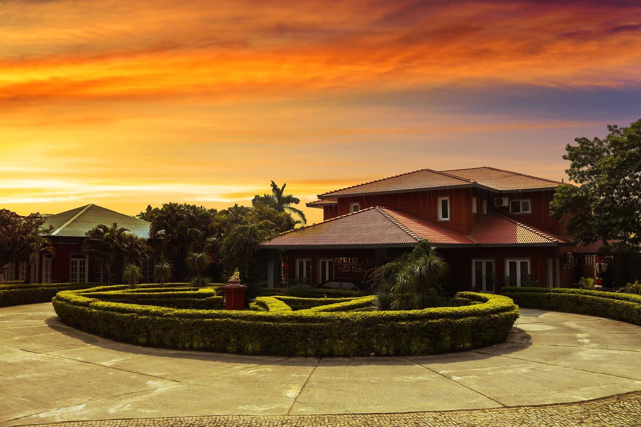Dreamland Gold Resort & Hotel Siddharthanagar Exterior photo